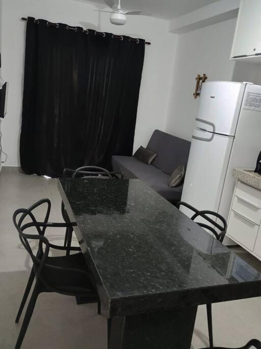 Apartamento Apto De 1 Com Ar Condicionado *